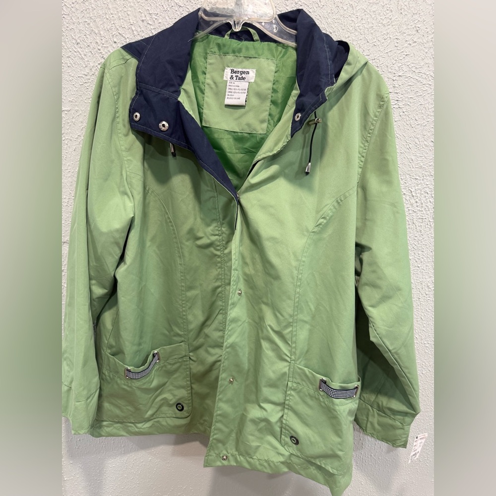 NWT Bergen & Tate Green Blue Water Resistant Jacket with Hood Size XL Outdoor